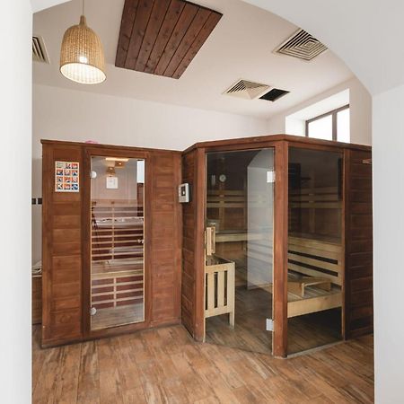 Hotel Carol - Vatra Dornei Ngoại thất bức ảnh