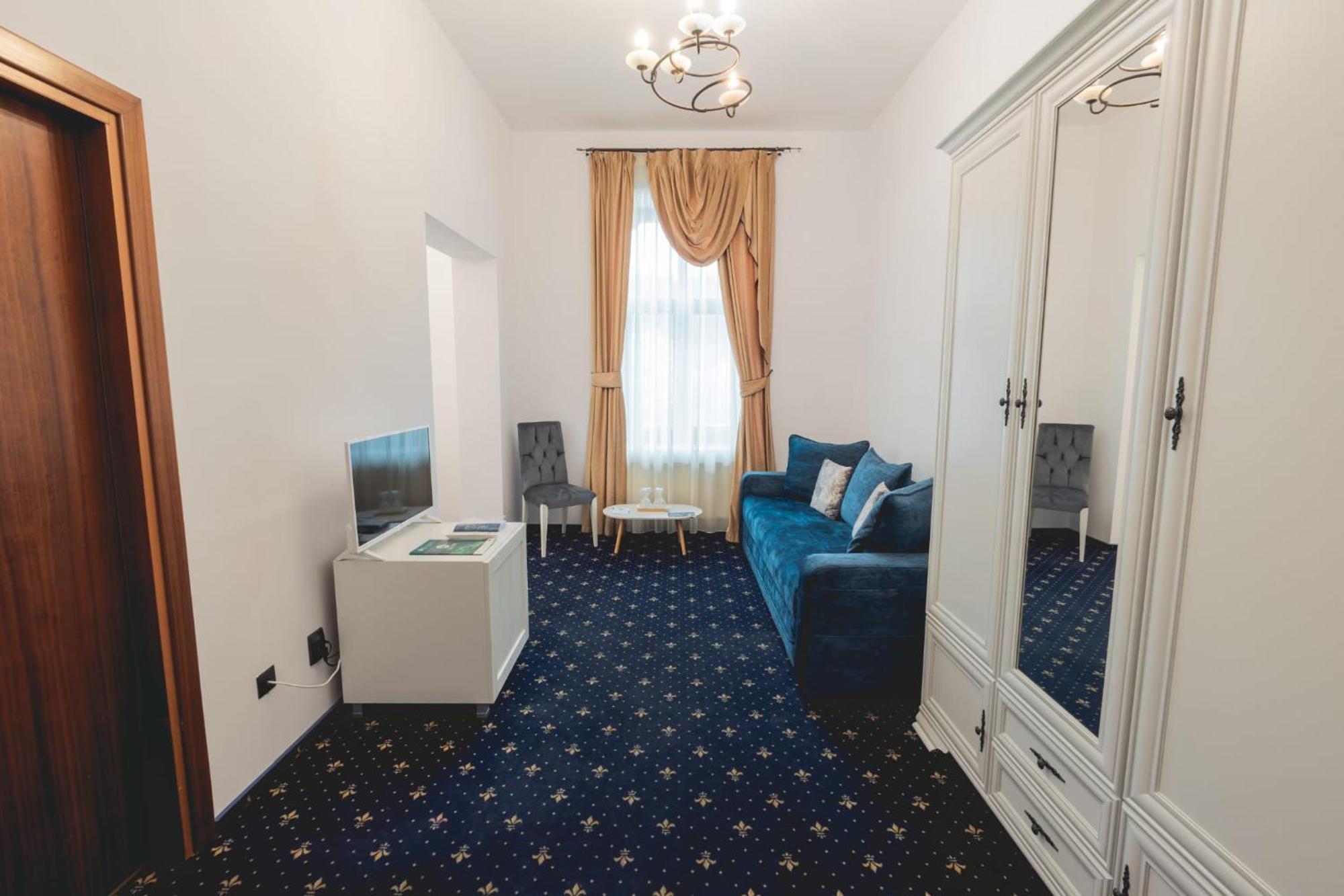 Hotel Carol - Vatra Dornei Ngoại thất bức ảnh