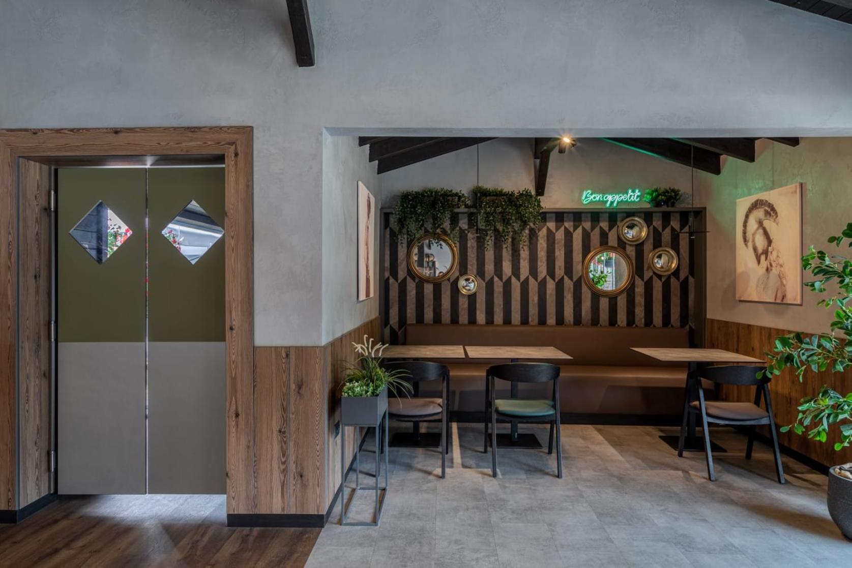 Hotel Carol - Vatra Dornei Ngoại thất bức ảnh