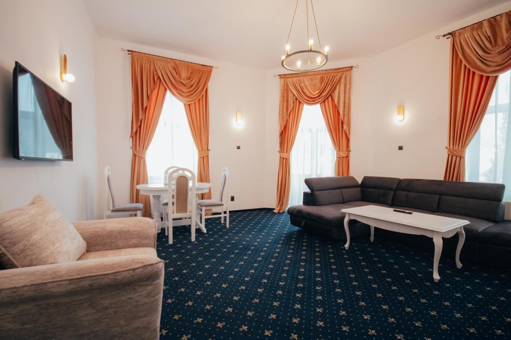 Hotel Carol - Vatra Dornei Ngoại thất bức ảnh