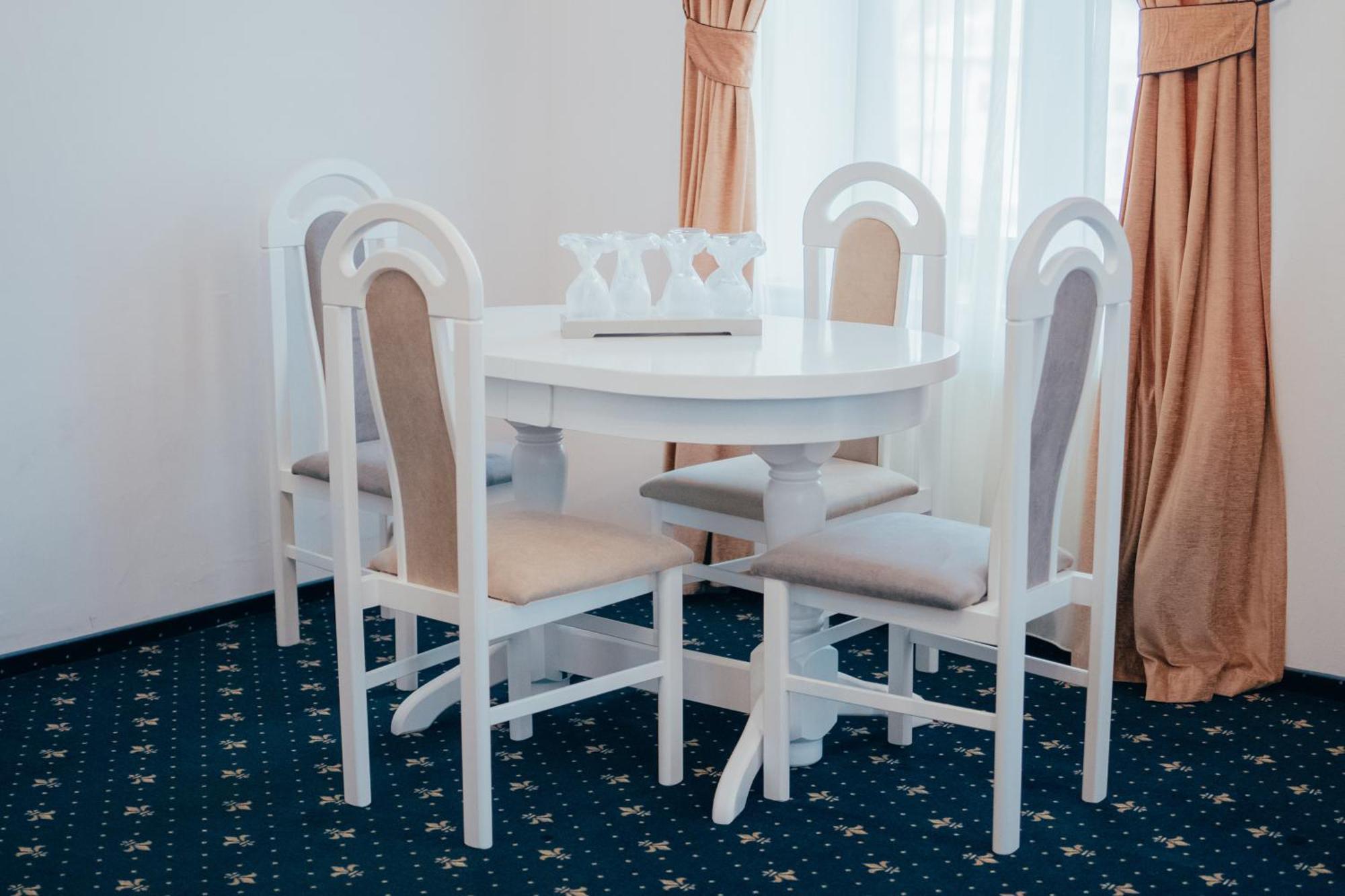 Hotel Carol - Vatra Dornei Ngoại thất bức ảnh